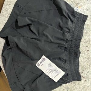Lululemon Track That Midrise Short 5” lined